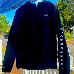 Women’s Under Armour Light Weight Jacket with hood. Like new. Size Medium.